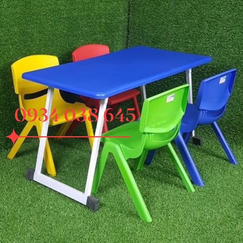 Bàn nhựa mẫu giáo, chân gấp gọn | BigBuy360 - bigbuy360.vn