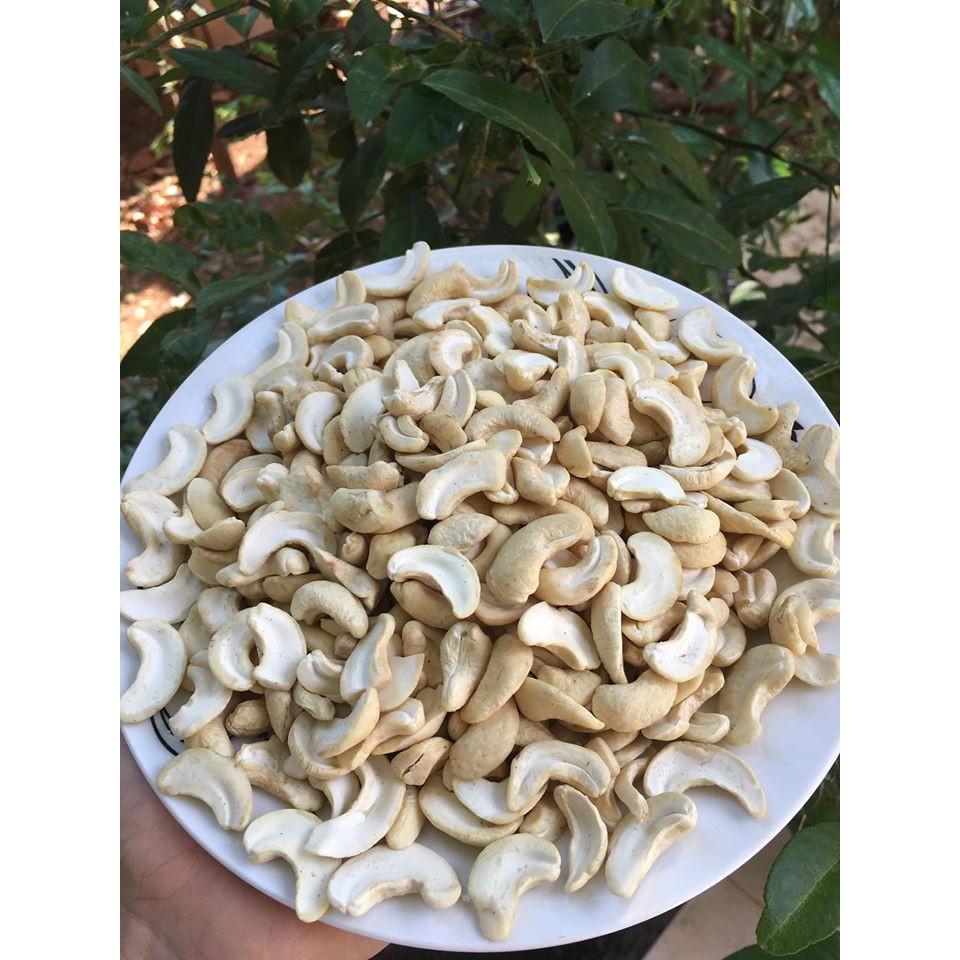 Hạt điều sống vỡ đôi