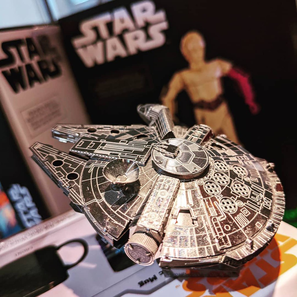 Mô Hình Kim Loại 3D Lắp Ráp Phi Thuyền StarWars Millenium Falcom Của Han Solo