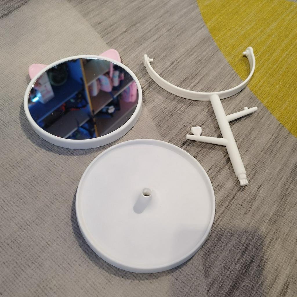 Gương để bàn tai mèo, gương xoay 360 độ có giá treo đồ tiện dụng
