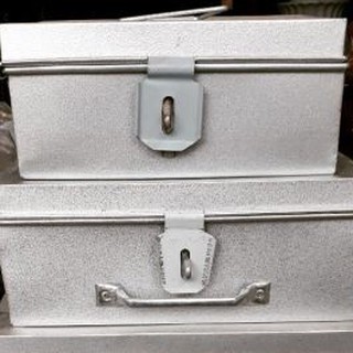 hòm tôn đựng đồ cá nhân kt 32x22x15cm