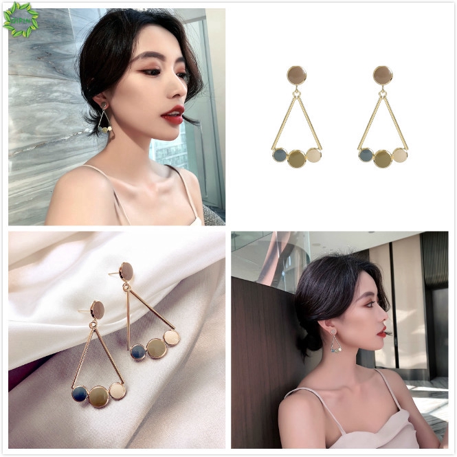 Hoa tai phối hình tròn thời trang phong cách cho nữ