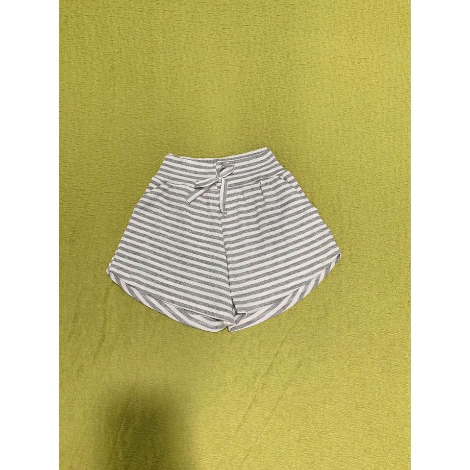 Quần đùi lưng thun sọc ngang cực xinh , chất thun gân mềm mịn alohashop91