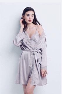 đầm ngủ phi lụa kèm áo choàng