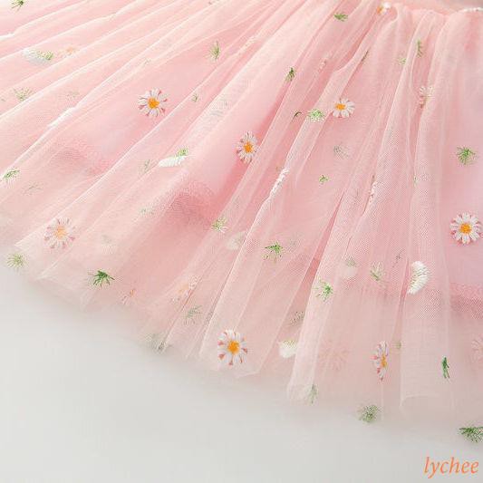 Chân váy xòe thêu họa tiết hoa cúc nhỏ xinh xắn dành cho bé gái