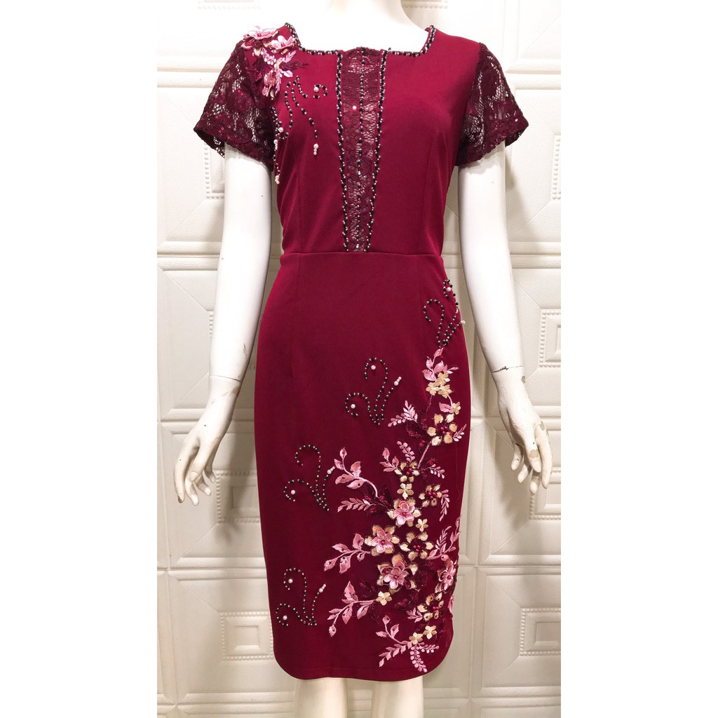 Đầm trung niên nữ thiết kế cổ vuông