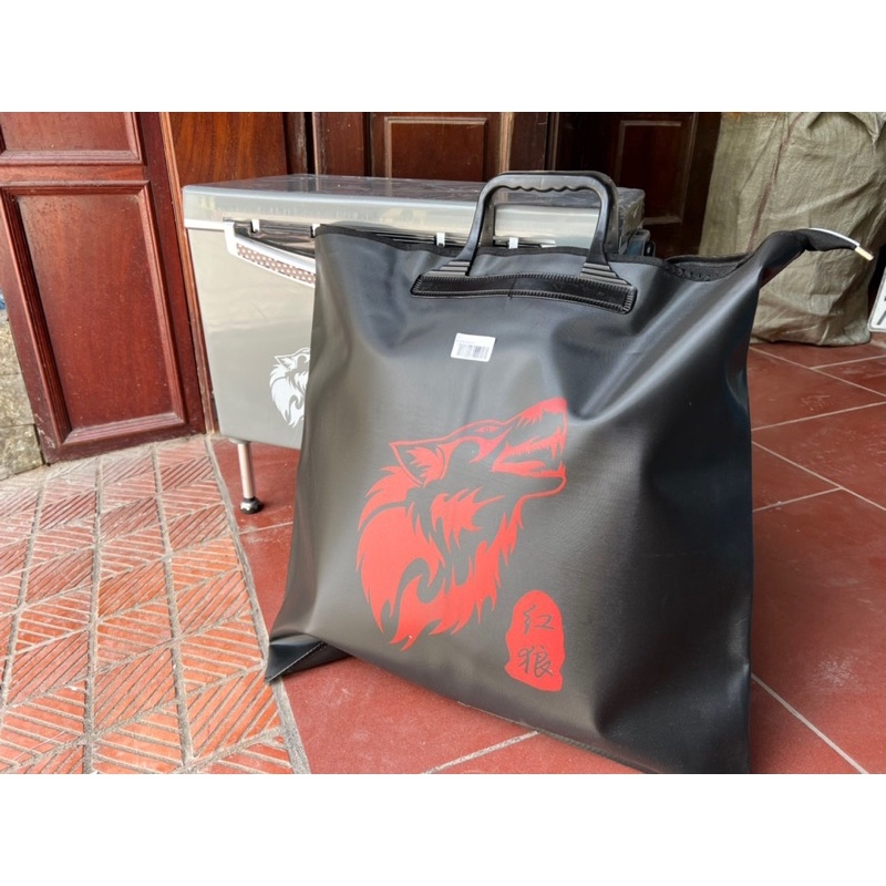 Rọng đựng cá Redwolf đỏ chuyên săn hàng