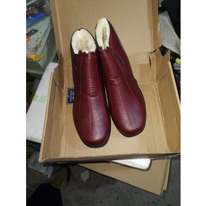 Đôi giày bốt bằng cotton lót nhung mềm mại giữ ấm mùa đông chống trượt cho nữ trung niên