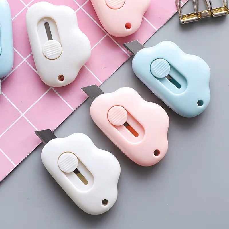 Dao rọc giấy hình đám mây dể thương nhỏ gọn tiện lợi có móc treo