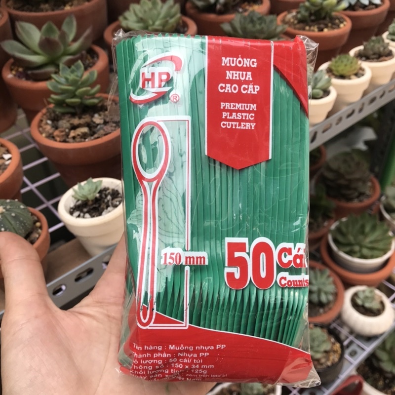 Muỗng nhựa nhiều màu dài 15cm dùng 1 lần
