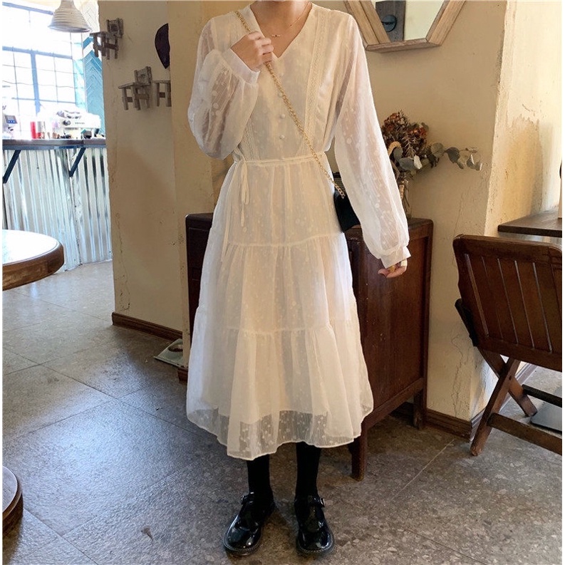 Đầm Trắng Tay Dài Phối Dây