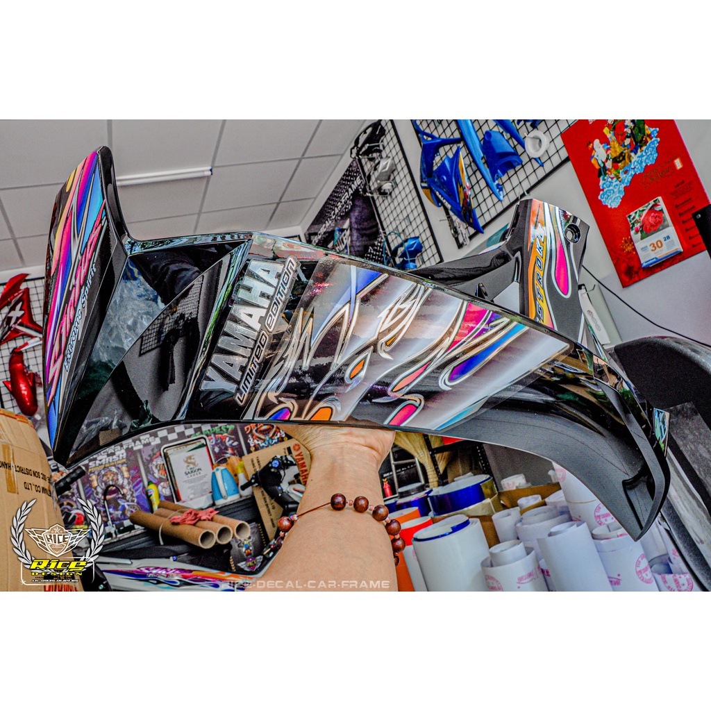 Tem Sirius cho màu sơn đen Mẫu Full Đen lửa Titan.