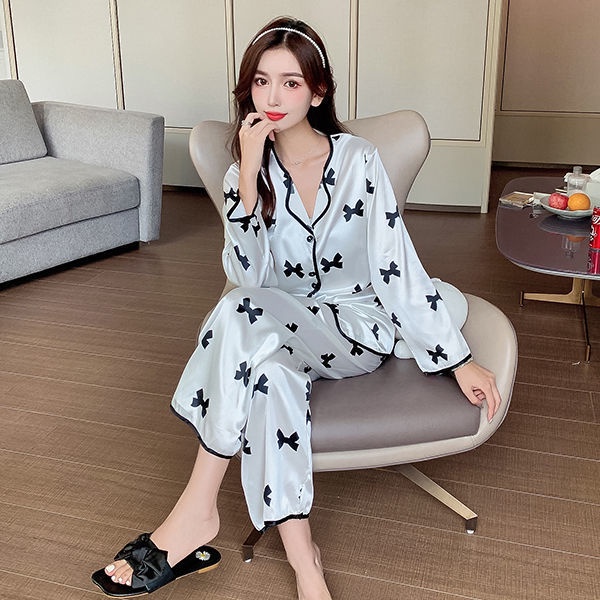 Bộ đồ ngủ tay dài bằng lụa mát thời trang xuân thu hàng mới dành cho bạn nữ 2021