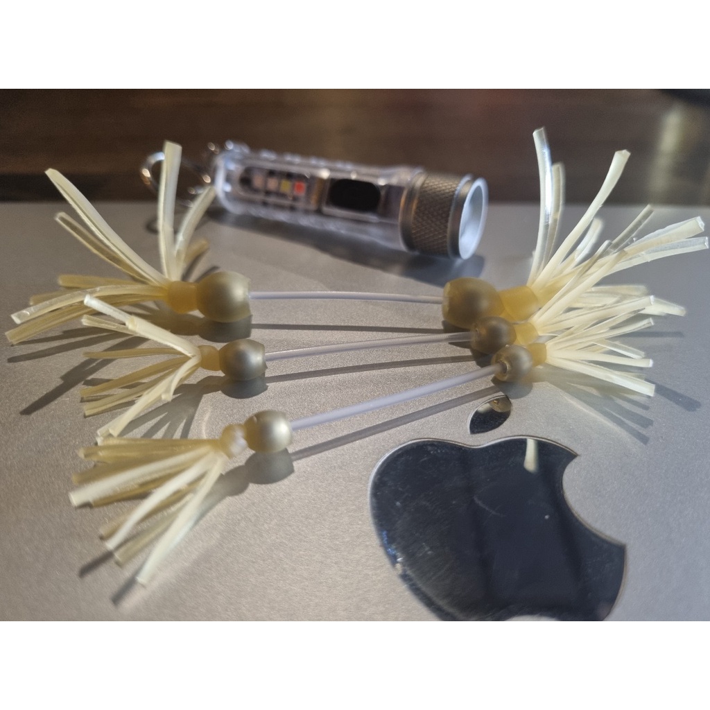 01 Khuyên Râu Bi Inox Thân Nhựa dài 38mm