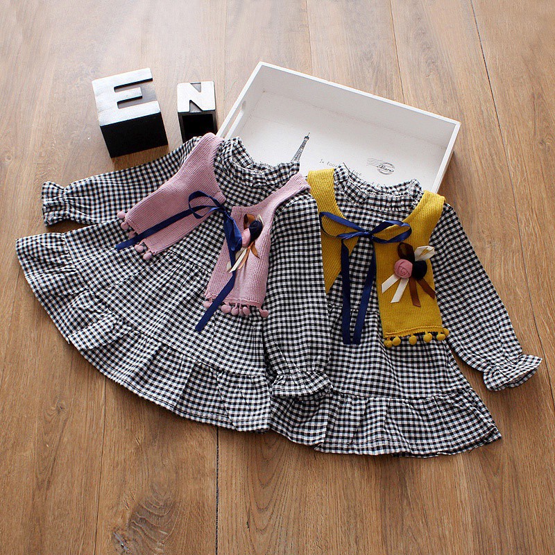 Đầm tay dài hoạ tiết sọc ca rô kèm áo khoác không tay cho bé gái