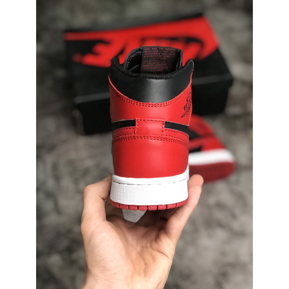 [KELLY SNEAKERS] Giày Jordan 1 Retro High BredToe - Cao Cổ Đỏ Đen (Sẵn + Ảnh Thật)