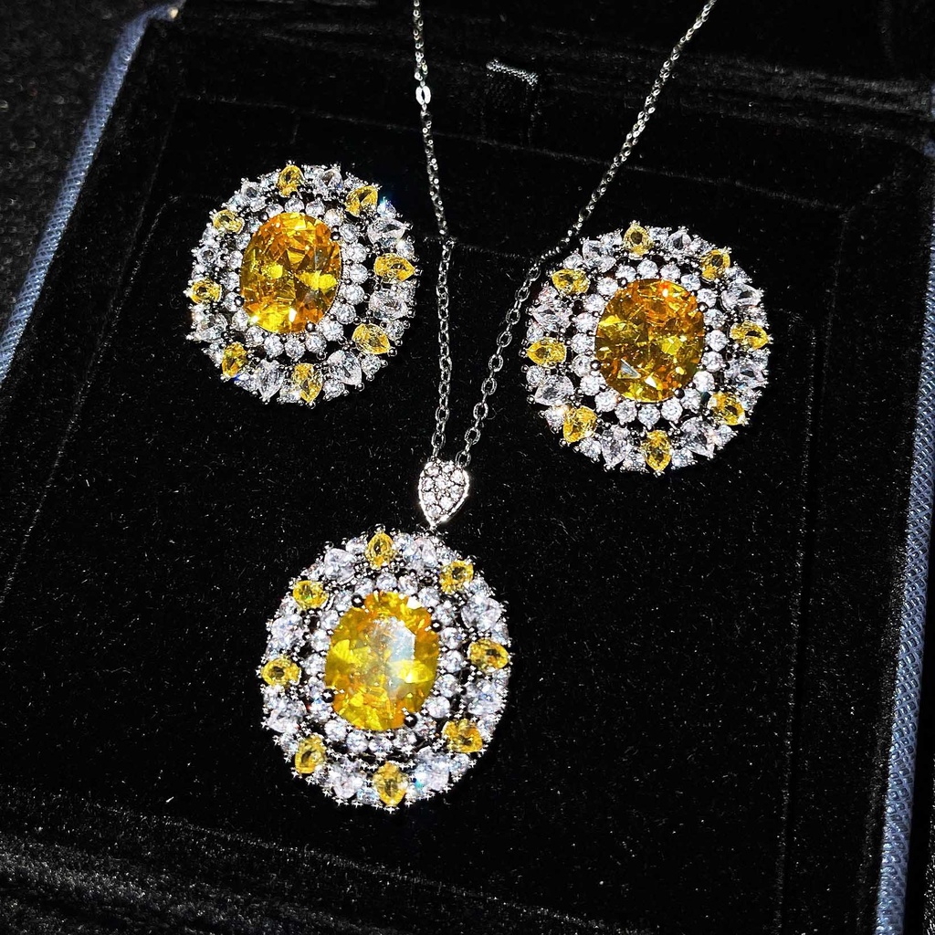 Bộ trang sức đính đá sang trọng