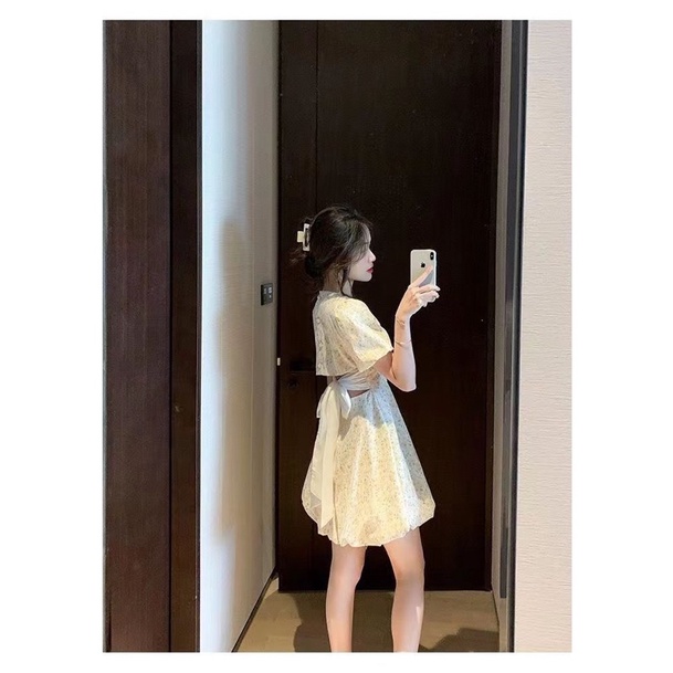 Váy hoạ tiết hoa nhí tiểu thư cổ vuông sau lưng buộc nơ phong cách hàn quốc 2022