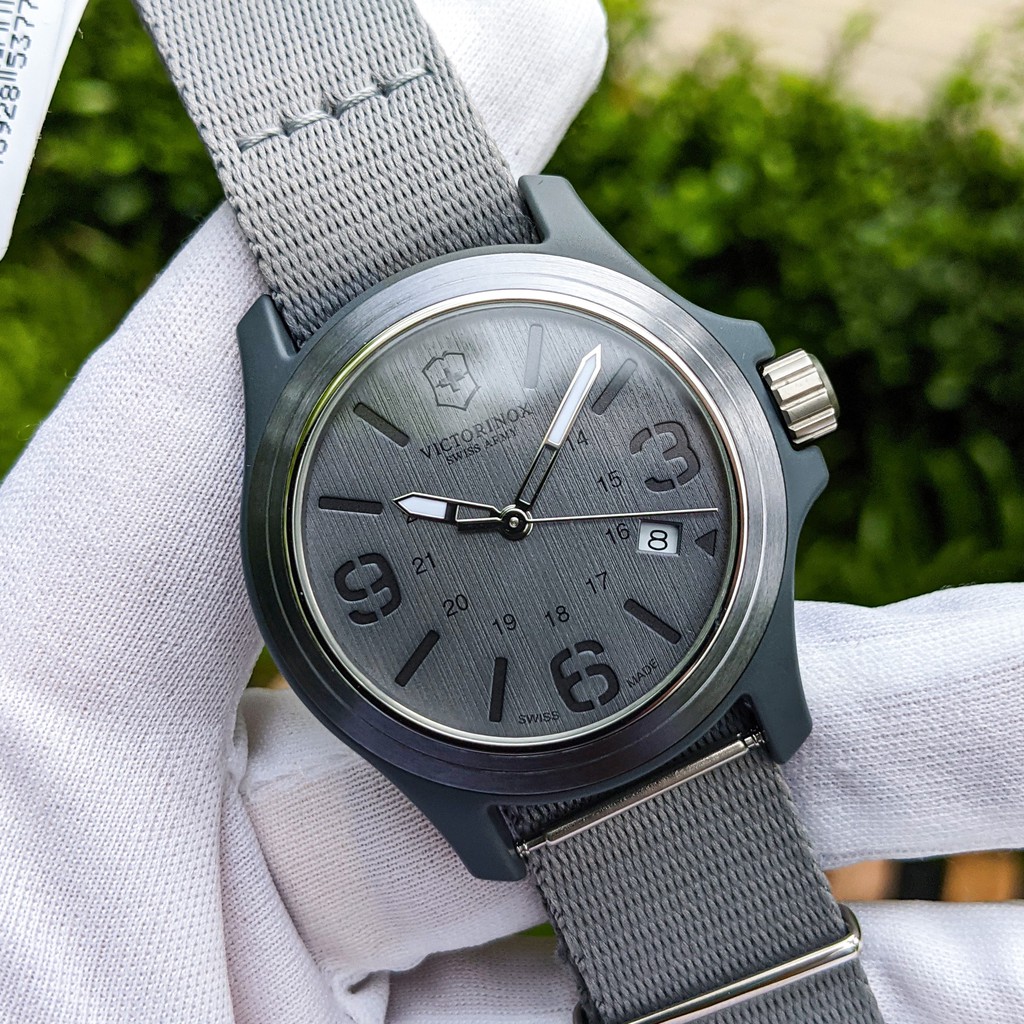 Đồng hồ Nam Victorinox Swiss Army Men's Watch Grey 241515 [ Chính hãng ]