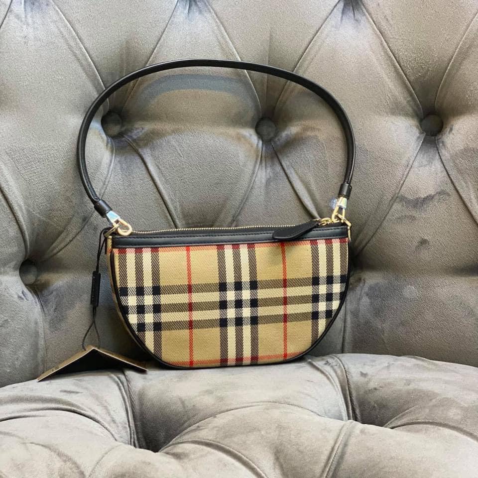 Túi kẹp nách Burberry
