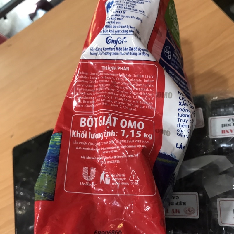 Bột Giặt OMO Xoáy Bay Vết Bẩn  1,15kg