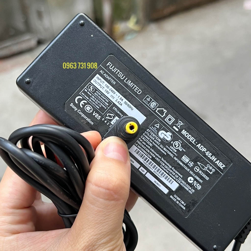 Sạc laptop FUJITSU 19V-3.42A 65W chính hãng