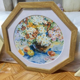 khung tranh bát giác, lục giác ngũ giác, tam giác, hình vuông bo tròn đường kính 20-30cm... đặt theo yêu cầu