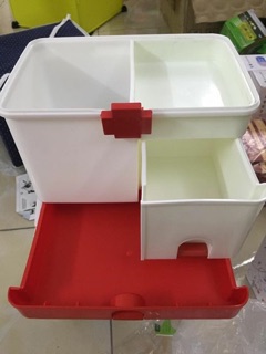Hộp đựng thuốc 130k