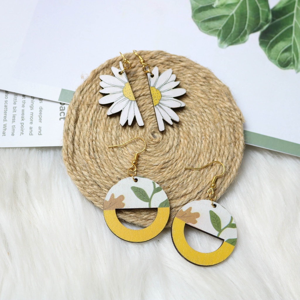 Khuyên tai họa tiết ngẫu nhiên
