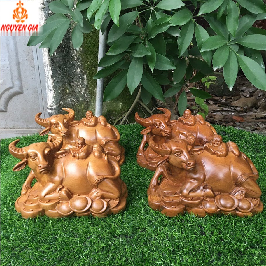 Tượng trâu phong thủy - Tiểu đồng cưỡi Trâu bằng gỗ Bách thơm ngang 20 cm mang tới sự phát triển, thuận lợi cho gia chủ