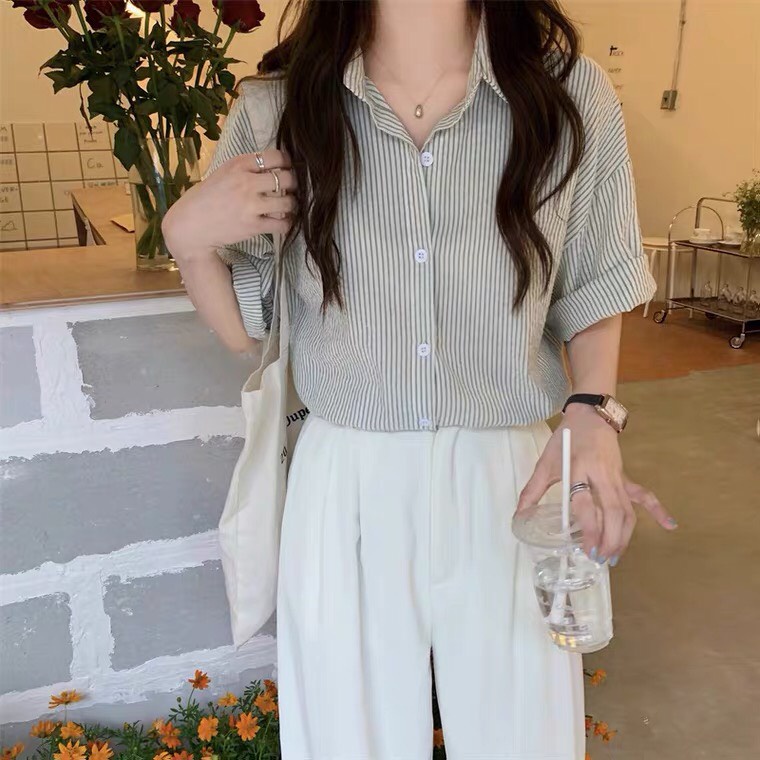 Áo sơ mi nữ tay ngắn form rộng kiểu kẻ sọc công sở LAVILO SM06