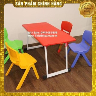 ( có sẳn )  Bàn ăn nhựa xếp gọn giá tốt nhất thị trường