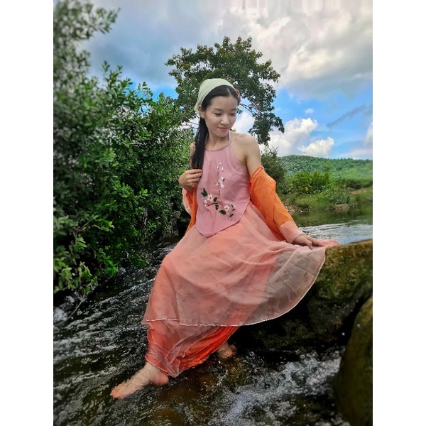 Set tứ thân cách điệu kèm khăn