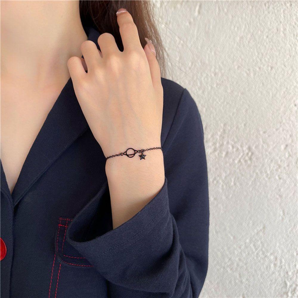 Vòng Tay Đen Đính Ngôi Sao Phong Cách Gothic Thời Trang