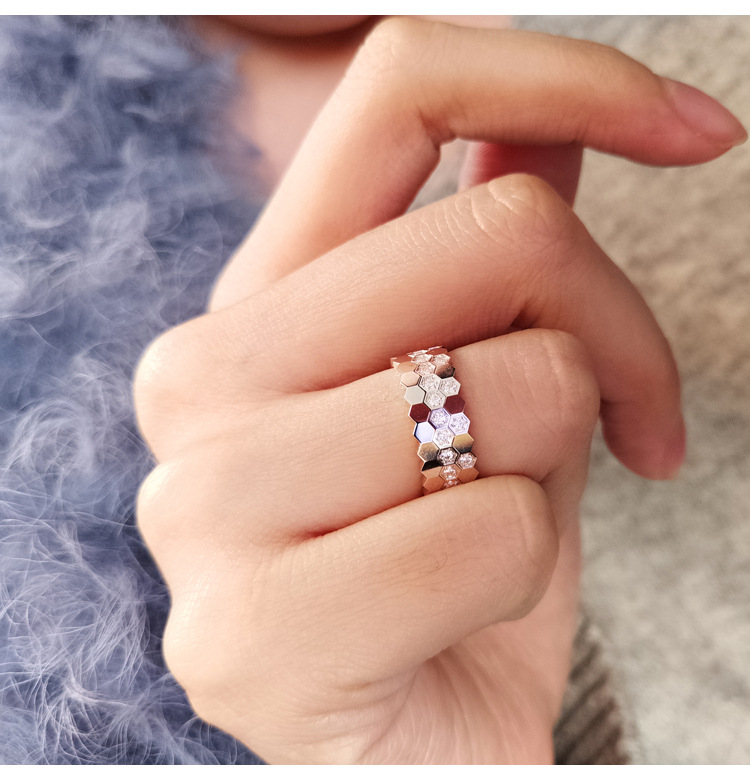 Nhẫn mạ vàng hồng 18k hình tổ ong đính đá zircon sang trọng thời trang