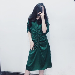 Váy nhún eo Hồ Ngọc Hà
