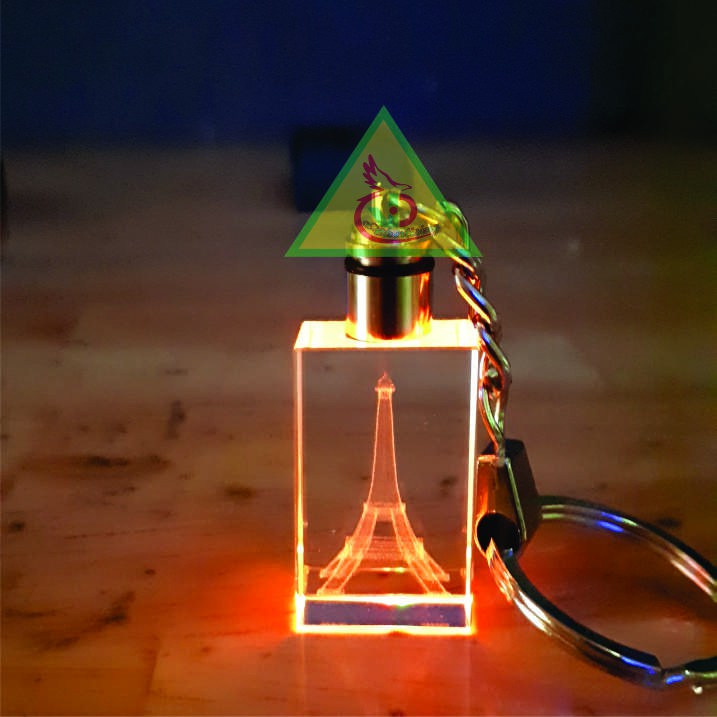Móc khóa pha lê phát sáng khắc Hình Tháp Eiffel_Quà tặng- PLT