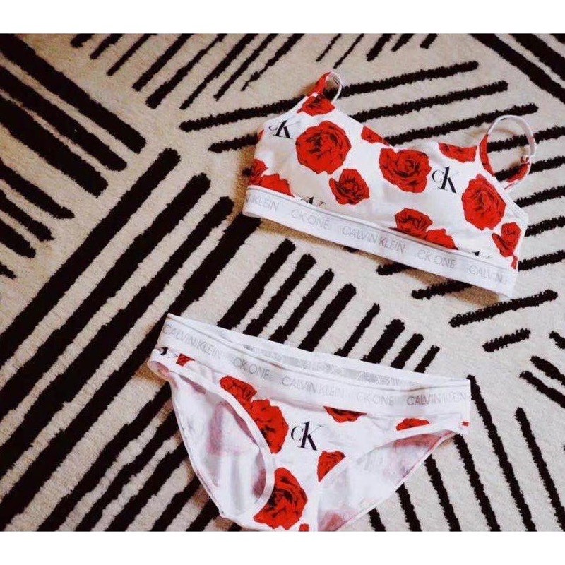 (NGỘ SẴN) Set đồ lót hoa hồng quần tam giác có mút | BigBuy360 - bigbuy360.vn