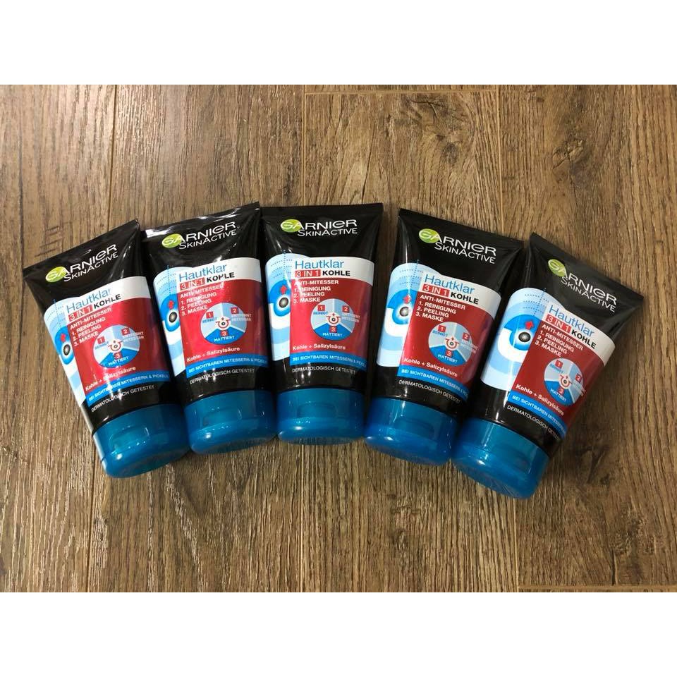 Sữa Rửa Mặt Cho Da Mụn GARNIER SKINACTIVE 3 IN 1 màu đen than hoạt tính - Nội địa Đức