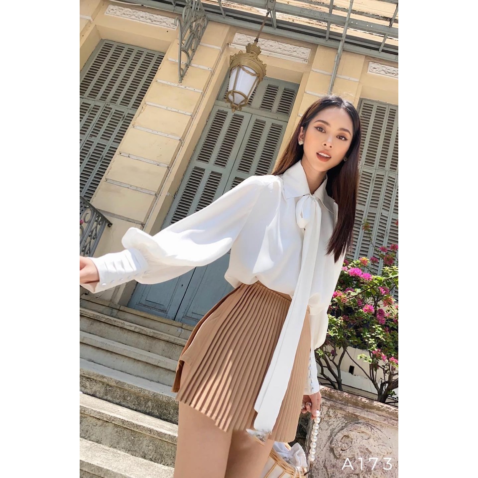 Quần váy dập ly YUNA dáng ngắn xẻ tà 1 bên chất liệu tuyết mưa cao cấp co dãn nhẹ, thời trang thiết kế YUNA