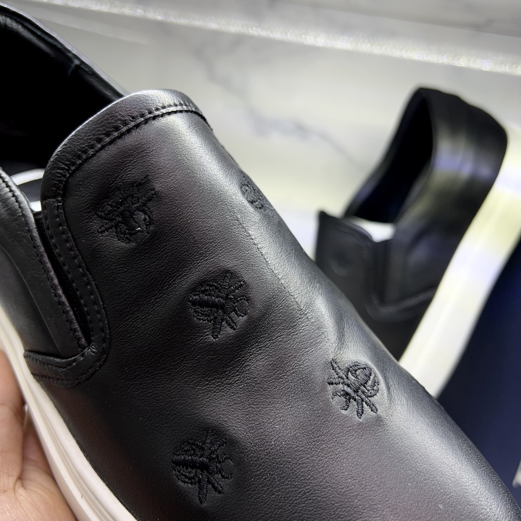 Giày Slipon Dior da bò thêu họa tiết ong