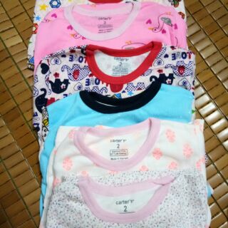 Bộ Carter's xuất dư