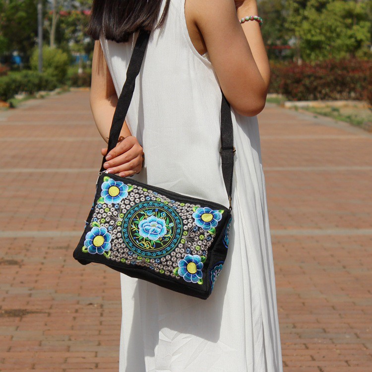 Túi đeo chéo thời trang vải thêu hoa  hình hộp chữ nhật - T03.TDC.51.8