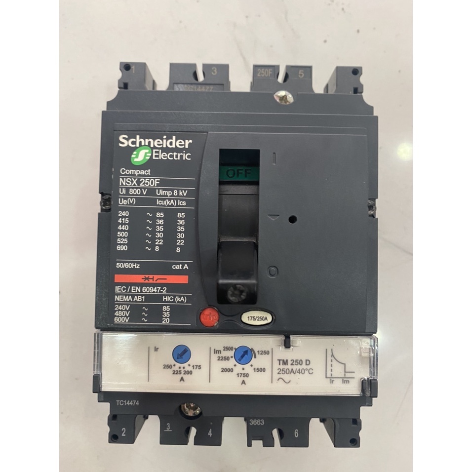 Cầu dao tự động MCCB Compact NSX250F 2P 250A 36KA 415VAC LV431630 Schneider