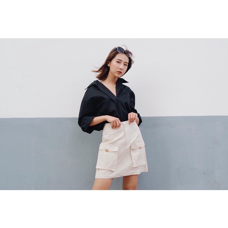 Áo sơ mi oversized dáng rộng cúc lệch cá tính dành cho nữ Cafeine Studio