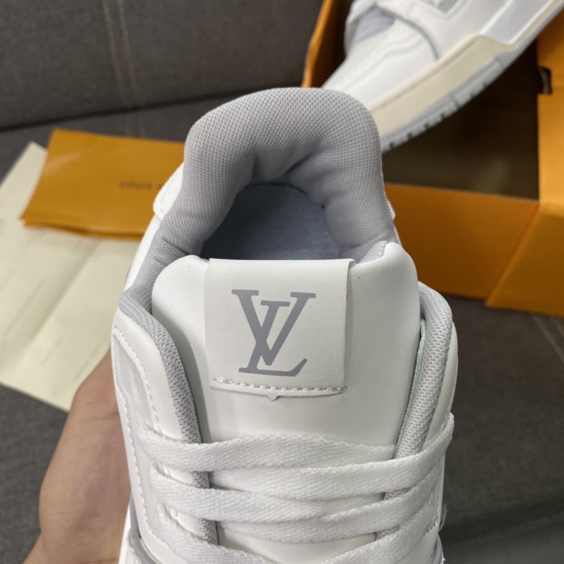 GIÀY LV SNAKER TRAINERS LOW 54 WHITE DA THẬT LAI AU