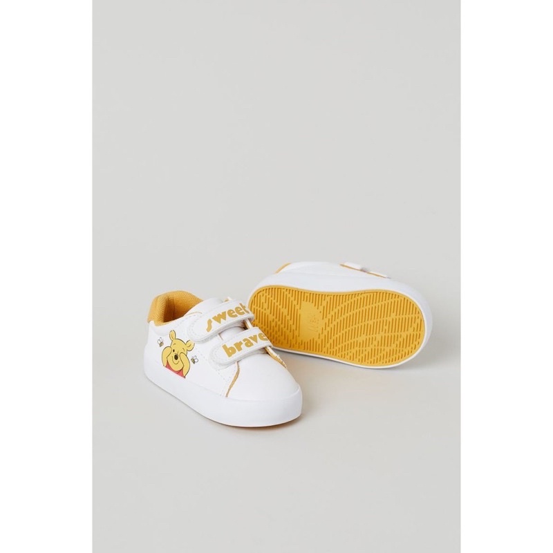 Giày quai dán Pooh H&M sz 18-24
