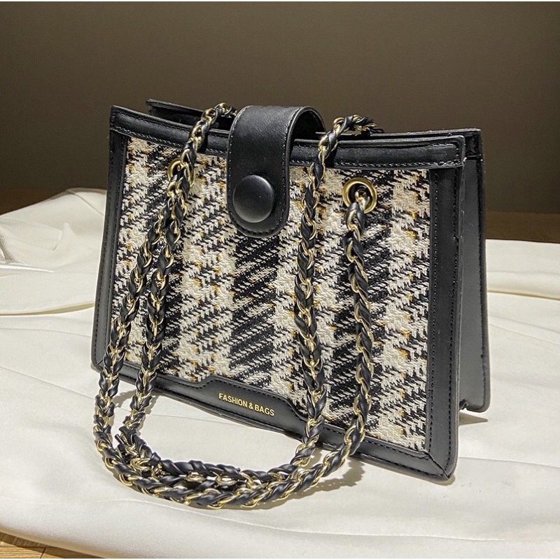 Túi đeo vai thời trang nữ , Túi xách phối dạ nắp cúc bấm siêu xinhTX467