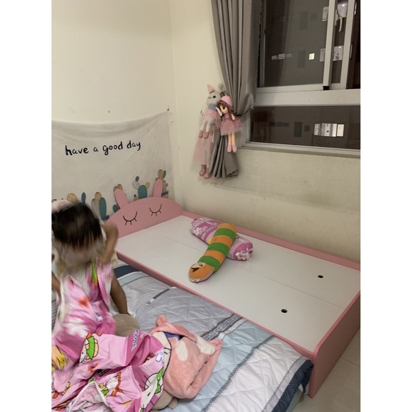 Giường gỗ bé gái 1mx1m9