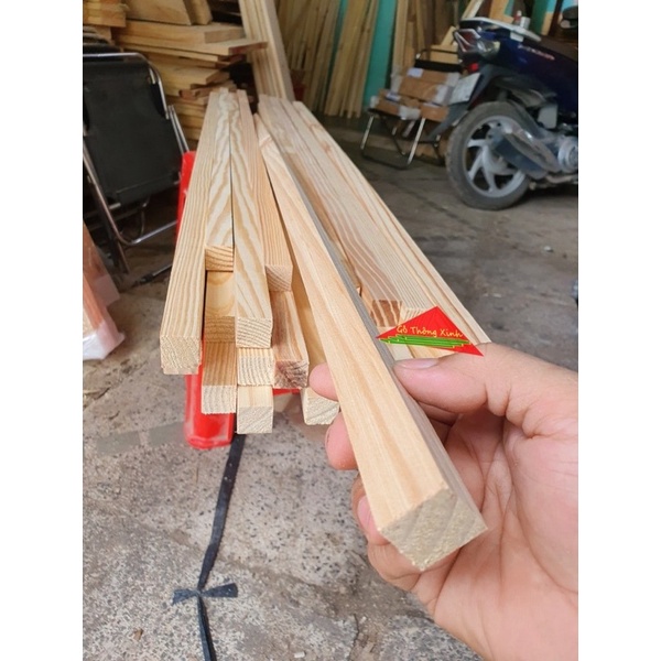 Thanh gỗ thông vuông 2cm ,dài 1m2 dùng làm nẹp, đóng chuồng thú cưng, làm khung viền,trang trí nhà cửa,chế DIY